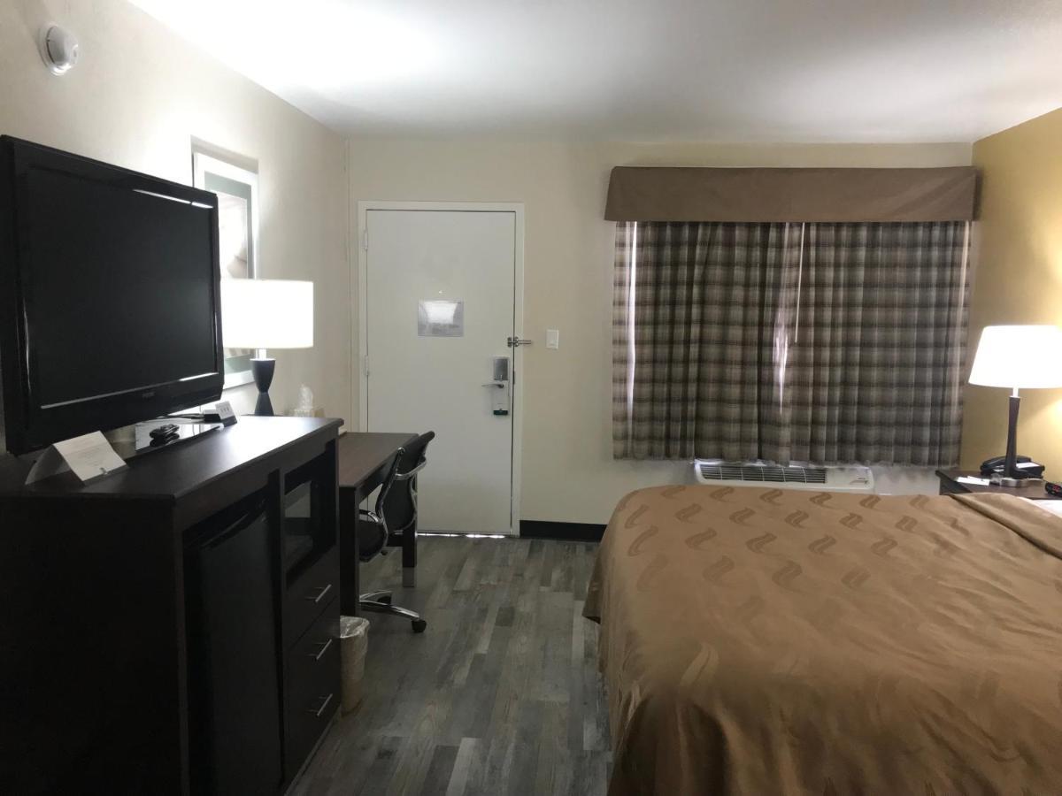 Quality Inn & Suites Near Downtown Mesa Ngoại thất bức ảnh