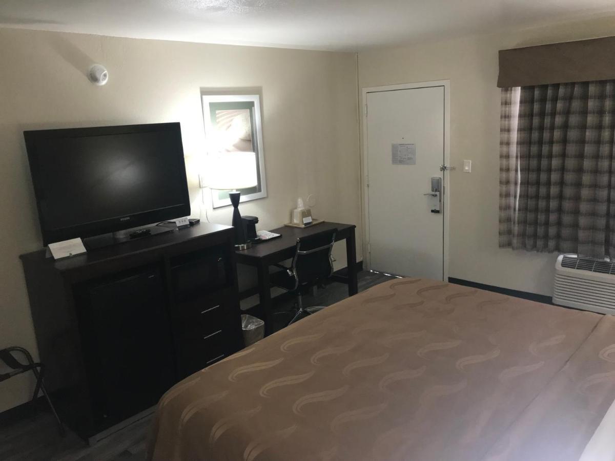 Quality Inn & Suites Near Downtown Mesa Ngoại thất bức ảnh