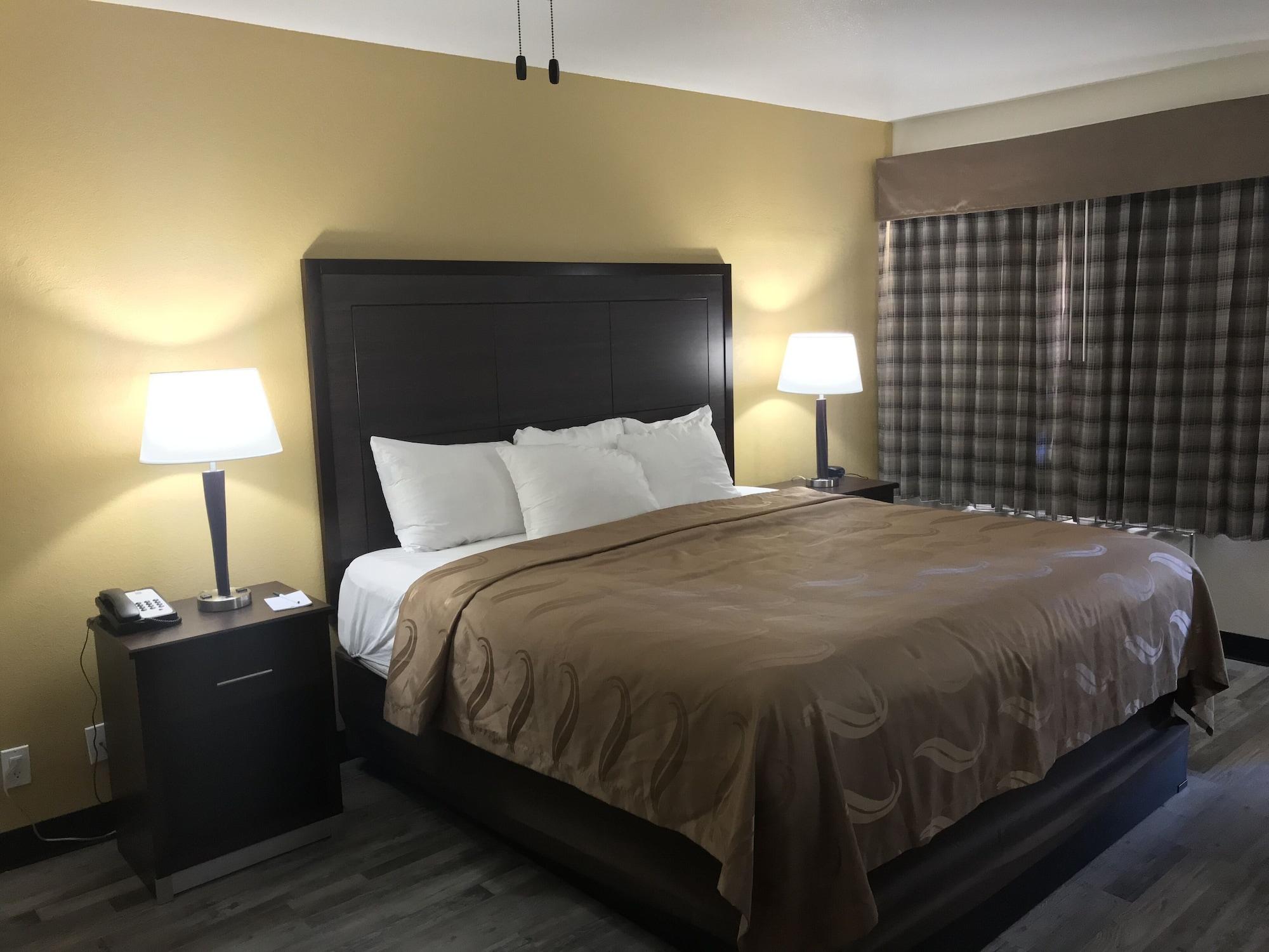 Quality Inn & Suites Near Downtown Mesa Ngoại thất bức ảnh