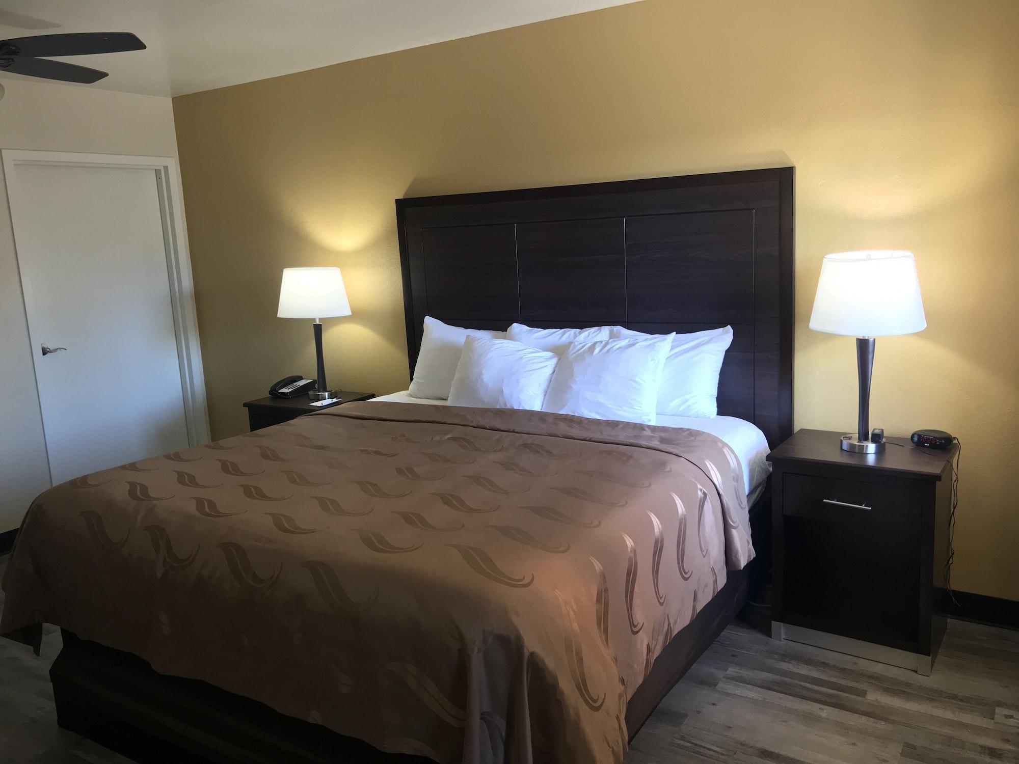Quality Inn & Suites Near Downtown Mesa Ngoại thất bức ảnh