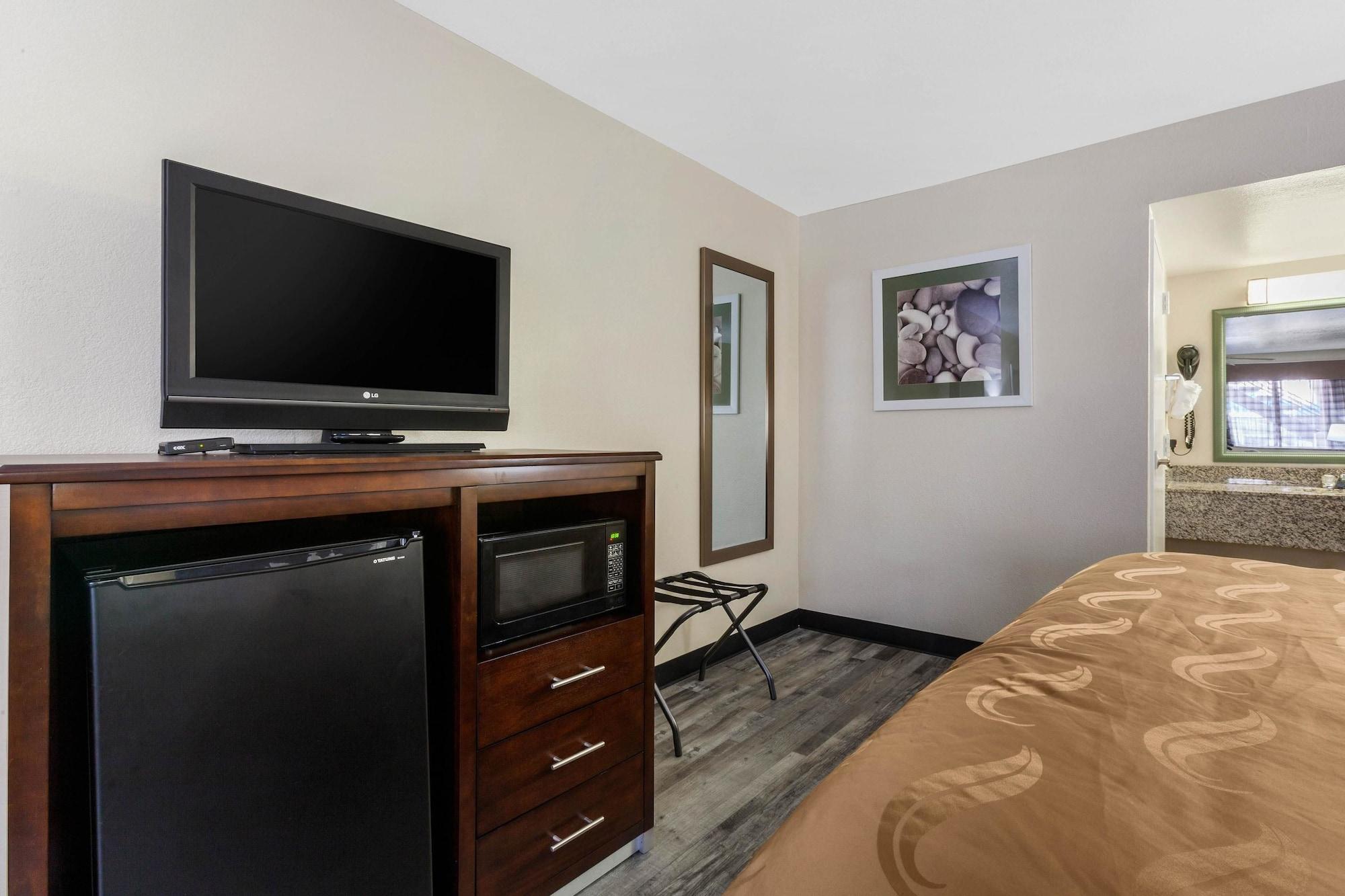 Quality Inn & Suites Near Downtown Mesa Ngoại thất bức ảnh