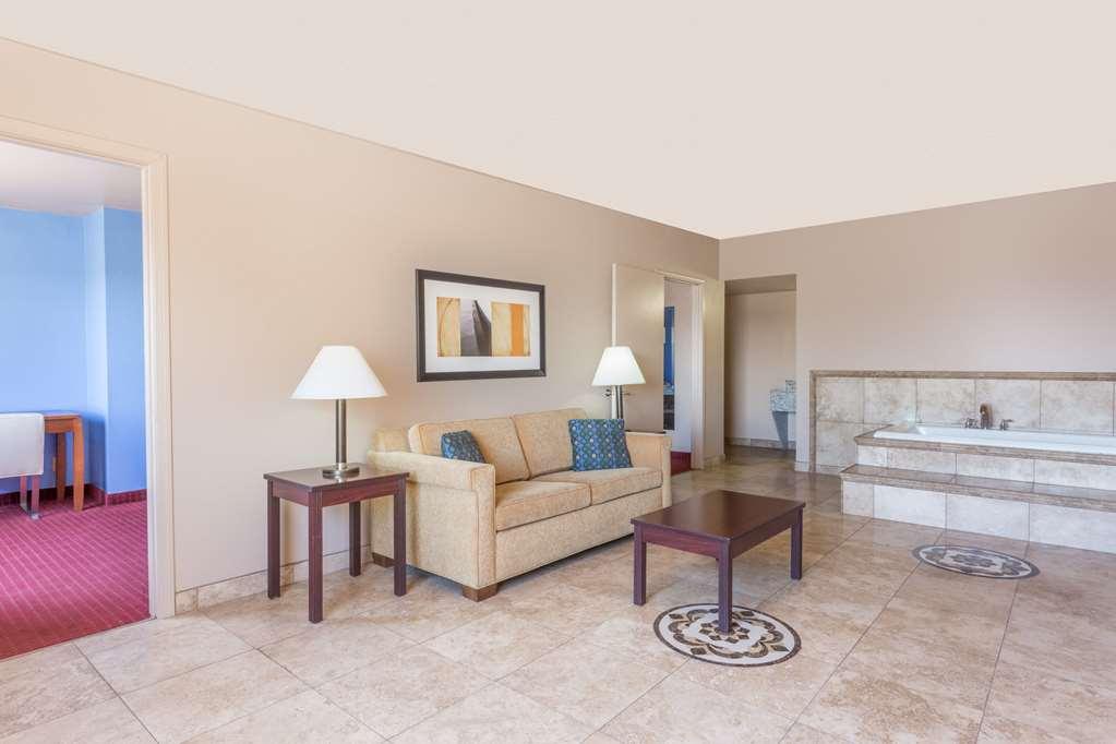 Quality Inn & Suites Near Downtown Mesa Ngoại thất bức ảnh