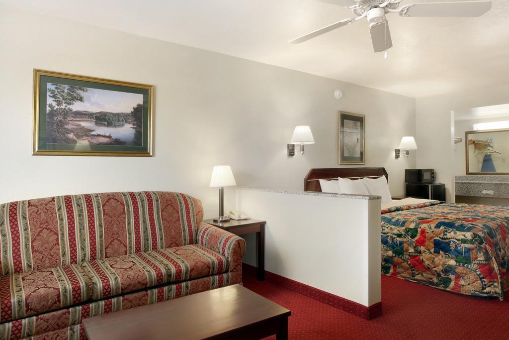 Quality Inn & Suites Near Downtown Mesa Ngoại thất bức ảnh