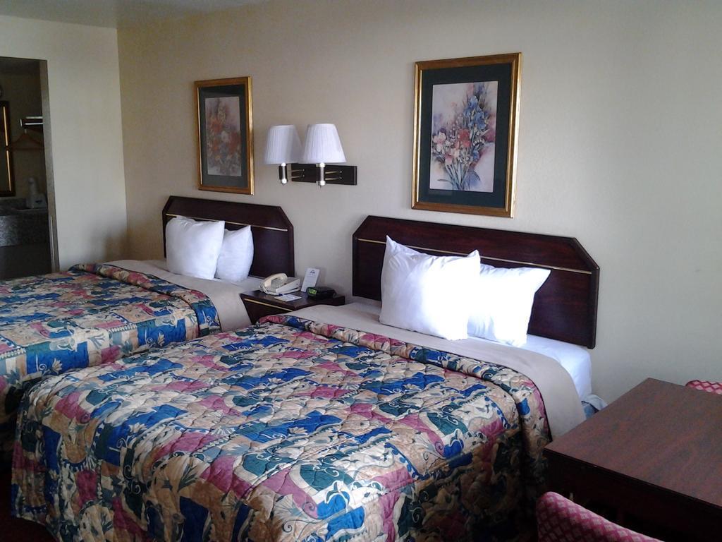 Quality Inn & Suites Near Downtown Mesa Ngoại thất bức ảnh